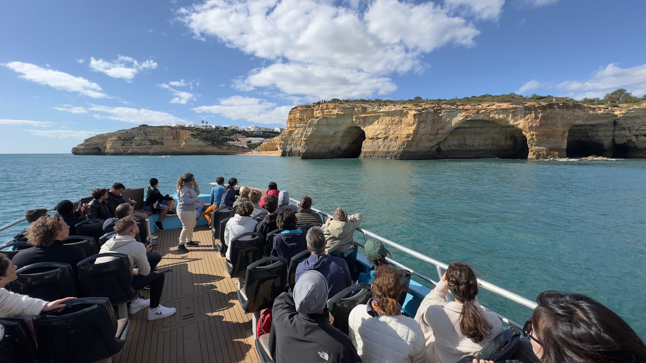 Passeios de Barco no Algarve: De Lagos e Albufeira às Grutas de Benagil