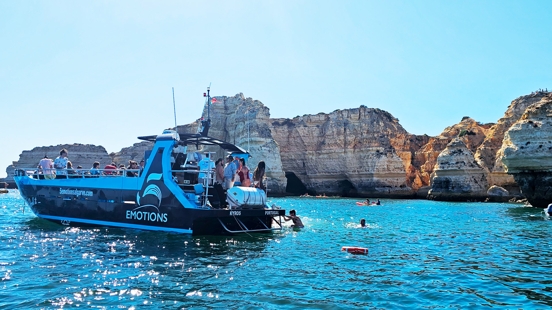 GRUTAS DE BENAGIL E COSTA ALGARVIA