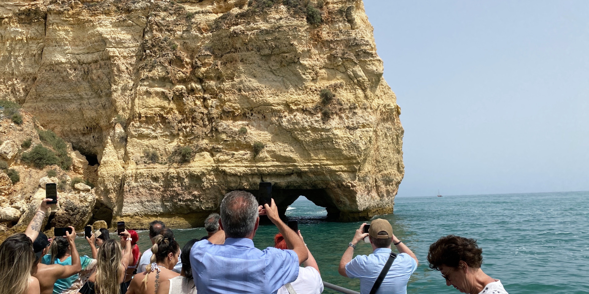 GRUTAS DE BENAGIL E COSTA ALGARVIA