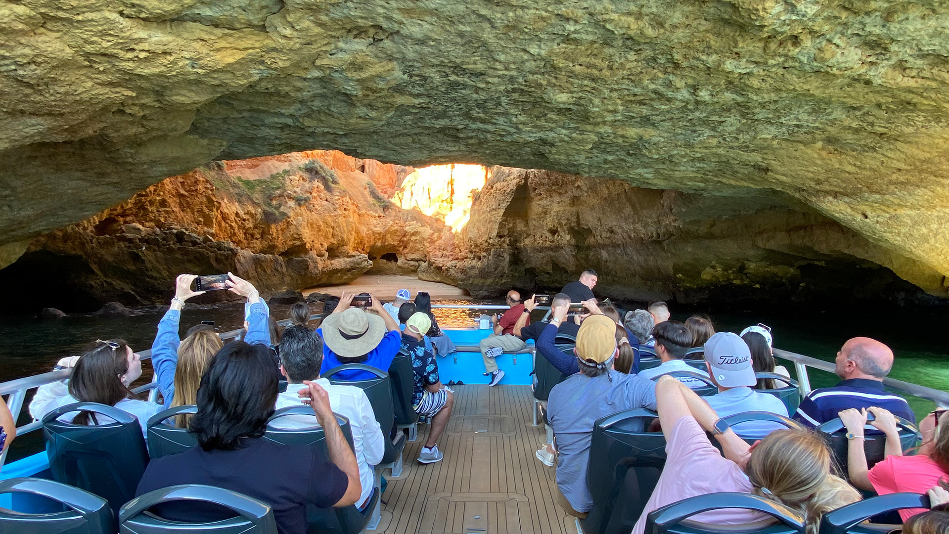GRUTAS DE BENAGIL E COSTA ALGARVIA